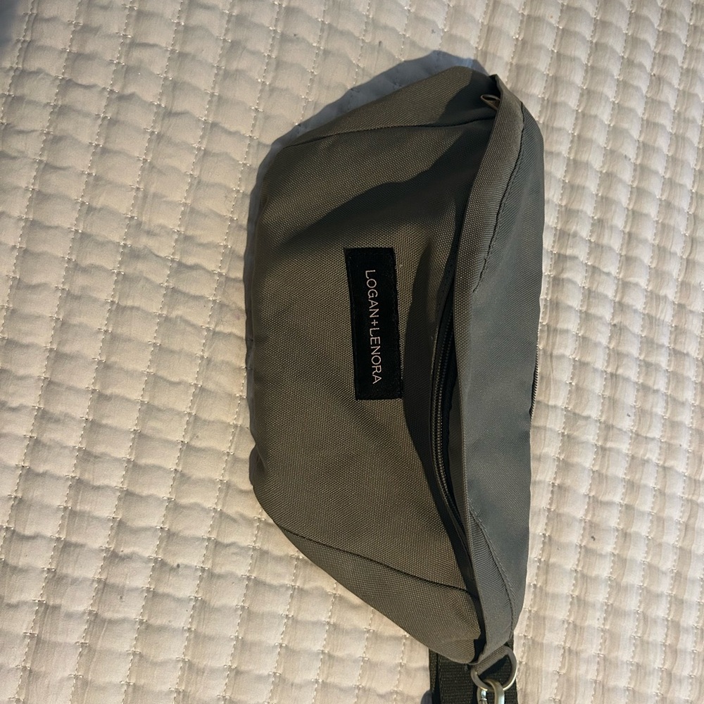 Canvelle (Logan & Lenora) Fanny pack green